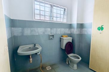 Bandar Sugai Long SL7, 2 Storey Terrace, New Painted, Gated Guarded