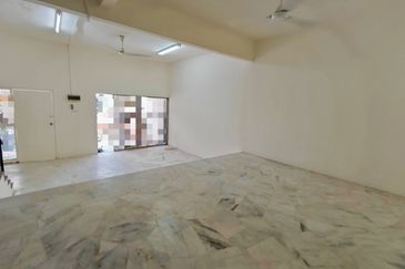 Bandar Sugai Long SL7, 2 Storey Terrace, New Painted, Gated Guarded
