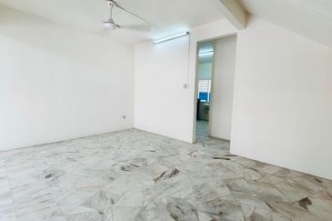 Bandar Sugai Long SL7, 2 Storey Terrace, New Painted, Gated Guarded