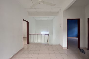 2 Storey Semi-D House For Sale In Bandar Sungai Long, Big Land Size