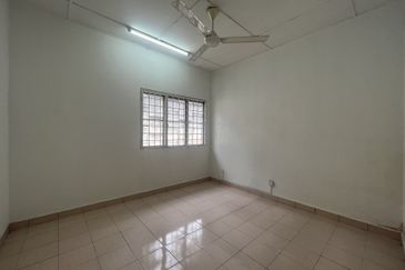 2 Storey Semi-D House For Sale In Bandar Sungai Long, Big Land Size
