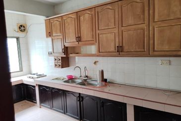 2 Storey Terrace House For Sale In Taman Rakyat Cheras, Renovated, Land 22x75, Good Condition