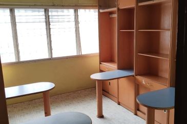 2 Storey Terrace House For Sale In Taman Rakyat Cheras, Renovated, Land 22x75, Good Condition