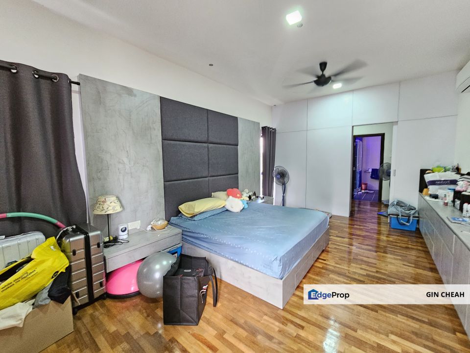 3 Storey Semi-D For Sale In Jade Hills Kajang, Beautiful Fully Renovated With Partly Furnish, Facing Open More Parking Space, Selangor, Kajang