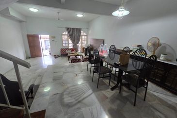 2 Storey Terrace House For Sale In Bandar Sungai Long 7, Gated Guarded Super Good Condition