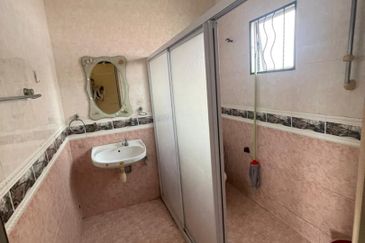 2 Storey Semid House For Sale In Bukit Permai Sungai Long, Fully Renovated With Kitchen Extended, Super Good Condition