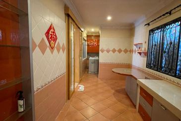 2 Storey Semid House For Sale In Bukit Permai Sungai Long, Fully Renovated With Kitchen Extended, Super Good Condition