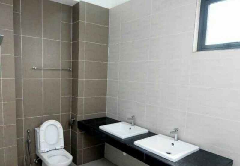 3 Storey Semid House For Sale In Taman Sunville, Individual Title, Super Good Condition