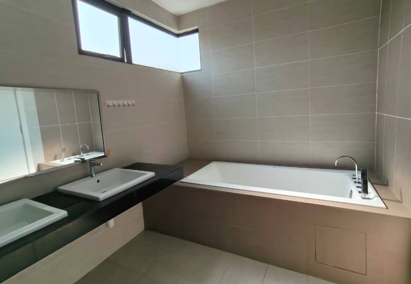 3 Storey Semid House For Sale In Taman Sunville, Individual Title, Super Good Condition