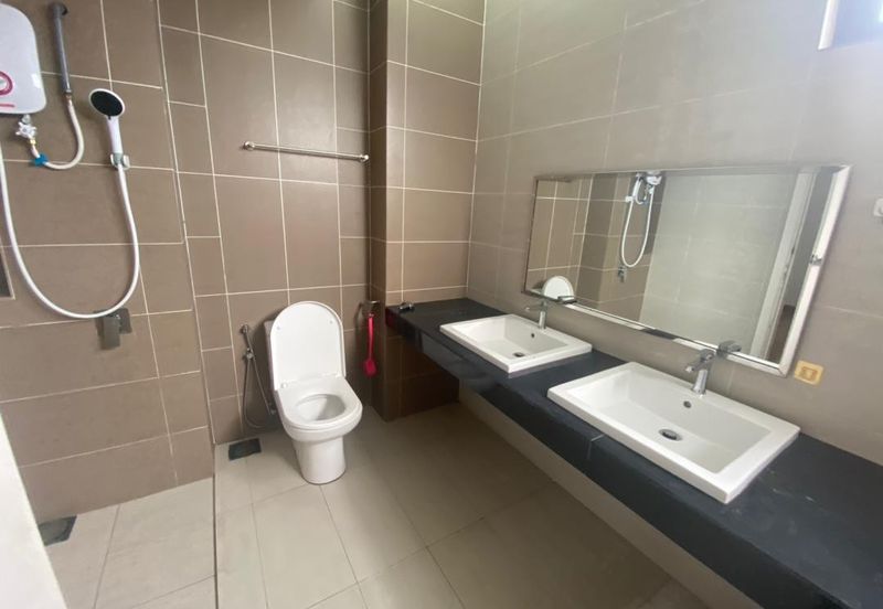 3 Storey Semid House For Sale In Taman Sunville, Individual Title, Super Good Condition