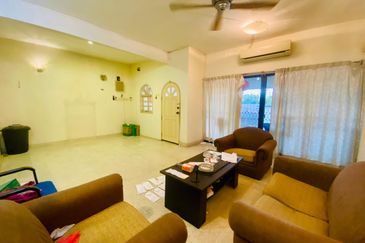 2 Storey Terrace House For Sale In Taman Desa, Super Big Size 22x100, No Facing House