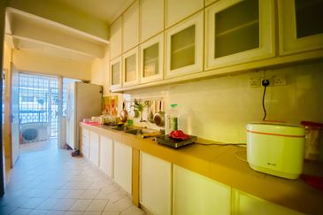 2 Storey Terrace House For Sale In Taman Desa, Super Big Size 22x100, No Facing House