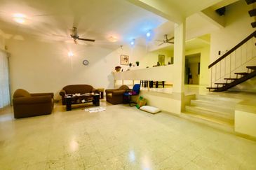 2 Storey Terrace House For Sale In Taman Desa, Super Big Size 22x100, No Facing House