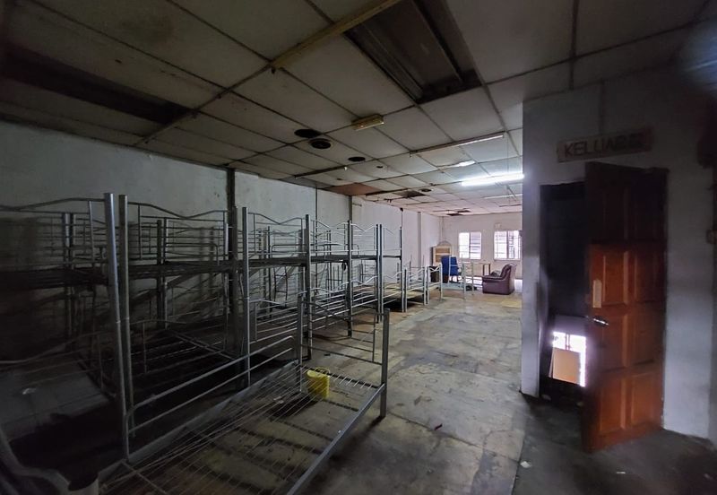 1.5 Storey Shop For Sale In Pudu Kuala Lumpur, Facing Main Road, Hot Area 20x120