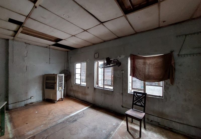 1.5 Storey Shop For Sale In Pudu Kuala Lumpur, Facing Main Road, Hot Area 20x120