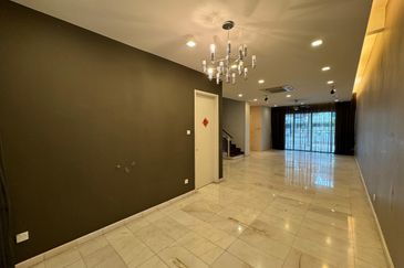 2 Storey Superlink Terrace For Sale In Taman Esplanad, Bukit Jalil, Freehold, Fully Renovated, Move In Condition, Strict Gated and Guarded