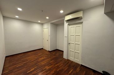 2 Storey Superlink Terrace For Sale In Taman Esplanad, Bukit Jalil, Freehold, Fully Renovated, Move In Condition, Strict Gated and Guarded