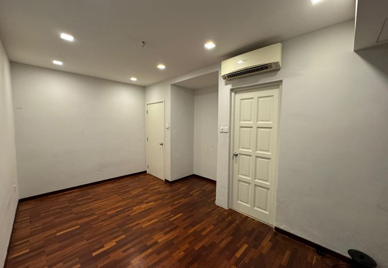 2 Storey Superlink Terrace For Sale In Taman Esplanad, Bukit Jalil, Freehold, Fully Renovated, Move In Condition, Strict Gated and Guarded