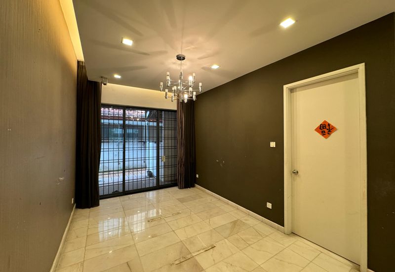2 Storey Superlink Terrace For Sale In Taman Esplanad, Bukit Jalil, Freehold, Fully Renovated, Move In Condition, Strict Gated and Guarded