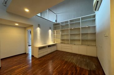 2 Storey Superlink Terrace For Sale In Taman Esplanad, Bukit Jalil, Freehold, Fully Renovated, Move In Condition, Strict Gated and Guarded