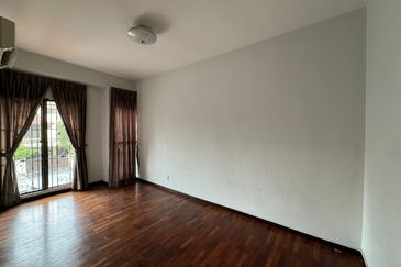 2 Storey Superlink Terrace For Sale In Taman Esplanad, Bukit Jalil, Freehold, Fully Renovated, Move In Condition, Strict Gated and Guarded