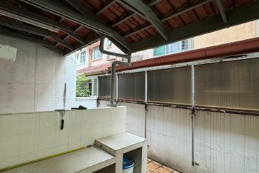 2 Storey Superlink Terrace For Sale In Taman Esplanad, Bukit Jalil, Freehold, Fully Renovated, Move In Condition, Strict Gated and Guarded