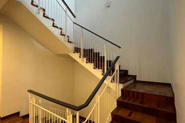 2 Storey Superlink Terrace For Sale In Taman Esplanad, Bukit Jalil, Freehold, Fully Renovated, Move In Condition, Strict Gated and Guarded