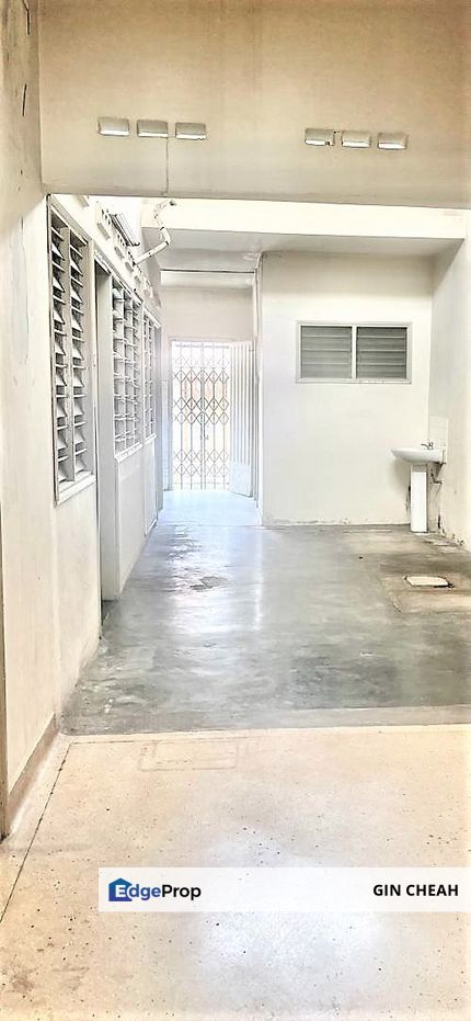 Single Storey Terrace House For Sale In Selesa Happy Garden Taman Gembira, Freehold 22x70, Basic Unit Can Fit 2 Car, Kuala Lumpur, Kuchai Lama