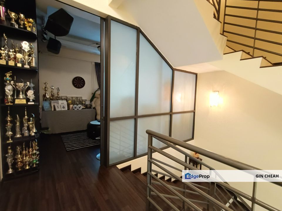 3 Storey Terrace House For Sale In Saujana Suria Kajang, Fully and Newly Renovated for 2 Years Only, Fully Furnish, Super Good and Move In Condition, Selangor, Kajang