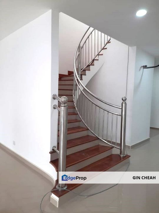 2 Storey End Lot Terrace House For Sale In Taman Seri Cheras, Freehold, 22x75, Rebuild house, Newly Reno, Nearby Sri Raya MRT, Aeon Tun Hussein Onn, Selangor, Cheras