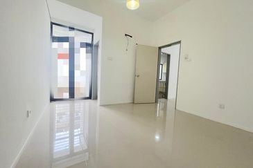 2 Storey Superlink Hour For Sale In Desa Budiman, Sungai Long, 24x75 Big Size, Renovated Unit, Freehold and Gated Guarded