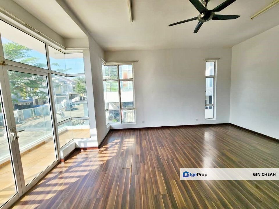 3 Storey Semid For Sale In Taman D'Impian Tropika, Balakong, Gated Guarded, Freehold, Selangor, Balakong