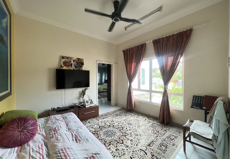 Bandar Tun Hussein Onn