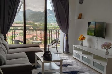 THE COVE HILLSIDE RESIDENCE