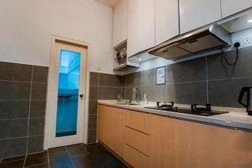 THE COVE HILLSIDE RESIDENCE