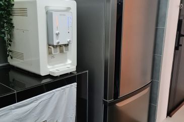 THE COVE HILLSIDE RESIDENCE