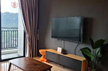 THE COVE HILLSIDE RESIDENCE