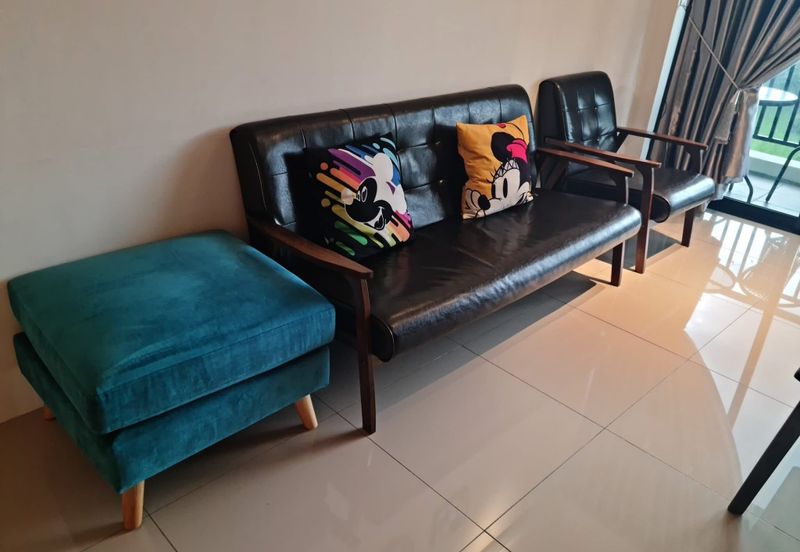 THE COVE HILLSIDE RESIDENCE