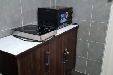 THE COVE HILLSIDE RESIDENCE