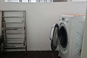 THE COVE HILLSIDE RESIDENCE