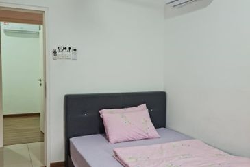 THE COVE HILLSIDE RESIDENCE