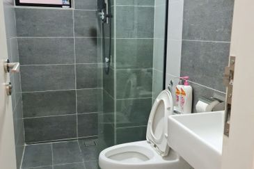 THE COVE HILLSIDE RESIDENCE