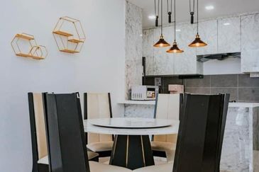 THE COVE HILLSIDE RESIDENCE