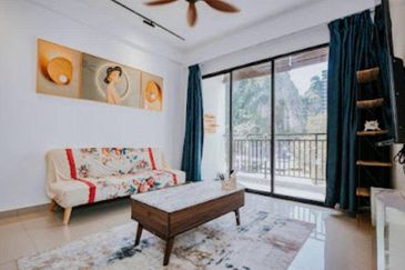 THE COVE HILLSIDE RESIDENCE