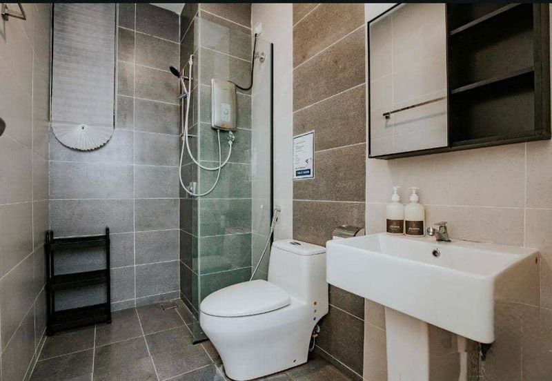 THE COVE HILLSIDE RESIDENCE