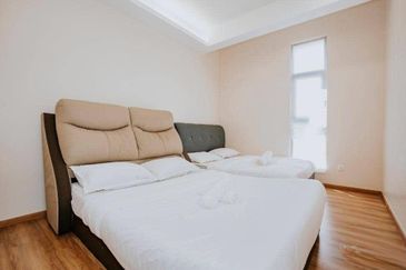 THE COVE HILLSIDE RESIDENCE