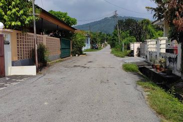 KAMPUNG BARU BUKIT MERAH