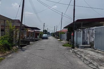 KAMPUNG BARU BUKIT MERAH