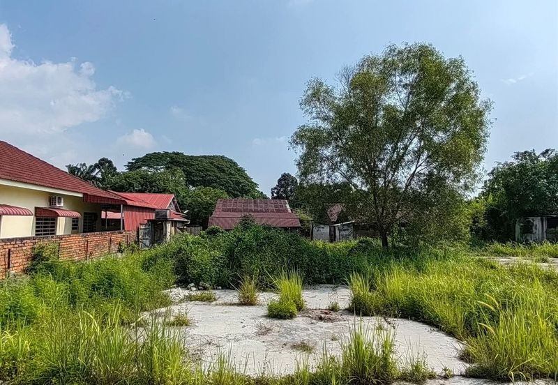 KAMPUNG BARU BUKIT MERAH