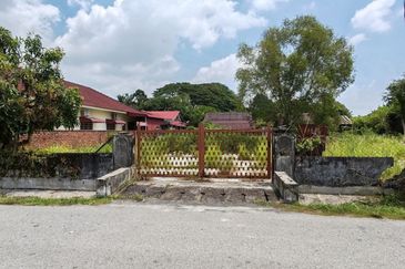 KAMPUNG BARU BUKIT MERAH